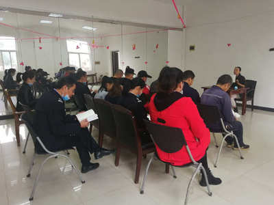 公司組織開展《員工手冊》及《獎懲管理辦法》專項培訓，強化制度執(zhí)行意識